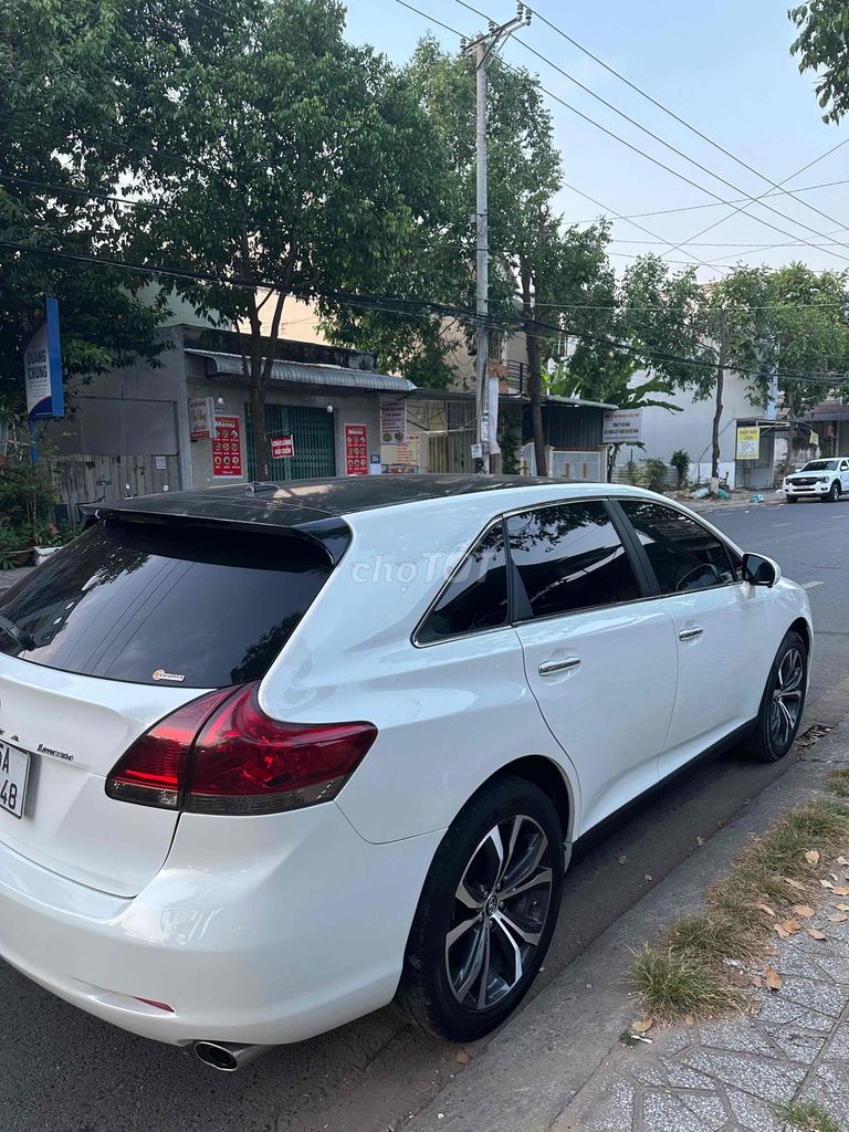 Toyota Venza - ảnh 3