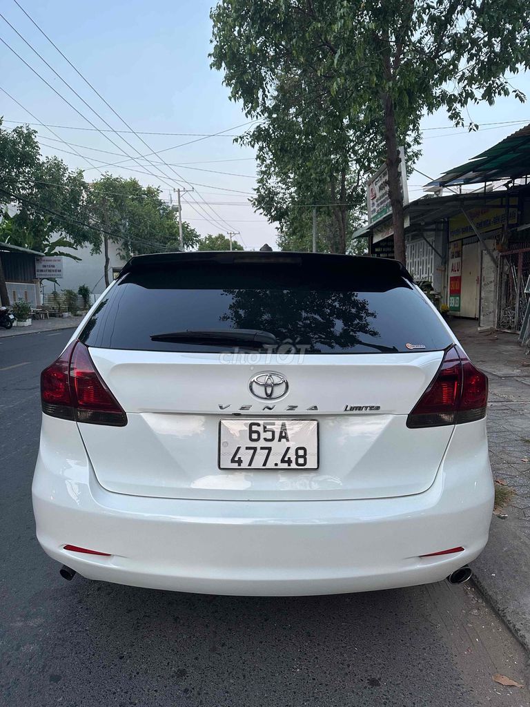 Toyota Venza - ảnh 4