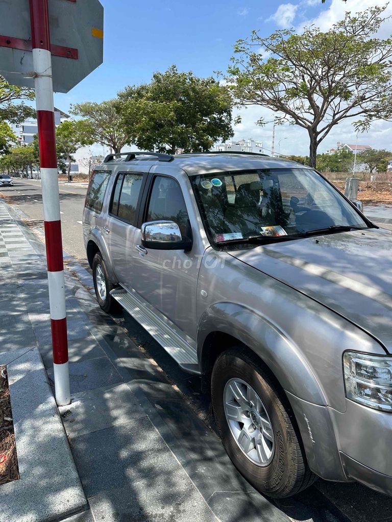 Ford Everest 2008 - ảnh 2