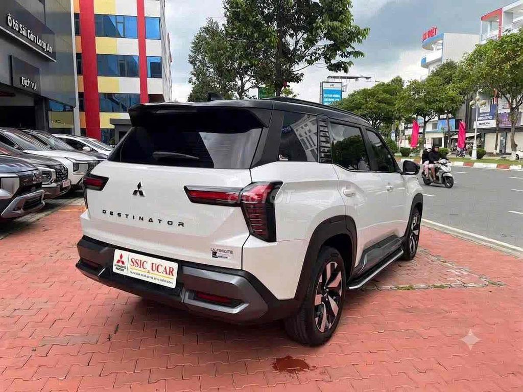 Mitsubishi 2026 - ảnh 2