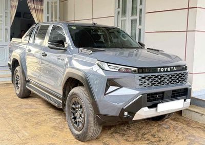 Toyota Hilux - ảnh 1