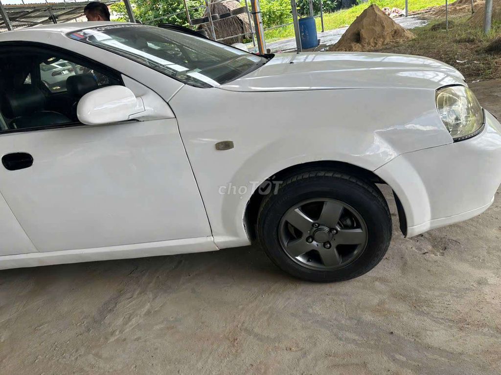 Chevrolet Lacetti 2005 - ảnh 4