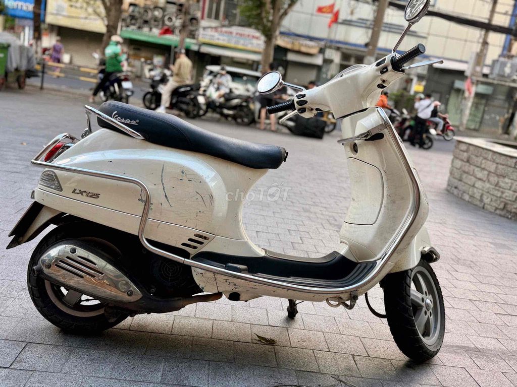 Piaggio Vespa 2010 - ảnh 3