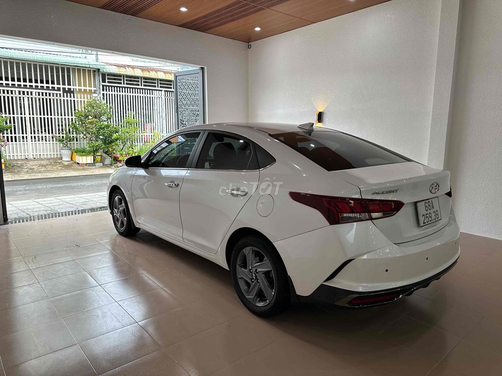 Hyundai Accent - ảnh 2