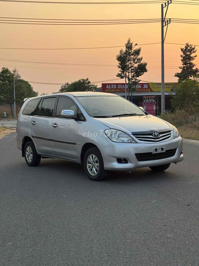 Toyota Innova 2010 - ảnh 1