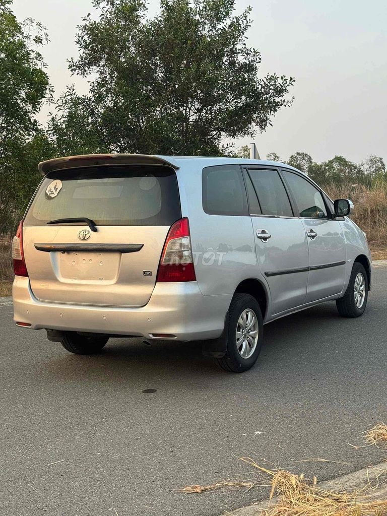 Toyota Innova 2010 - ảnh 4