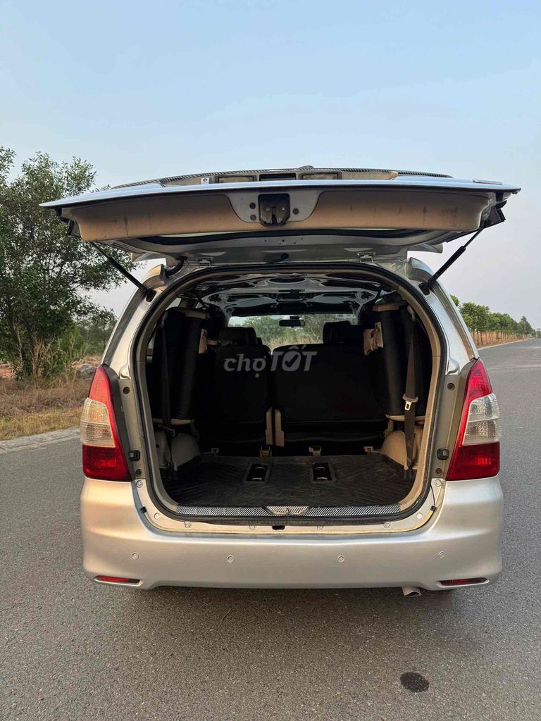 Toyota Innova 2010 - ảnh 5