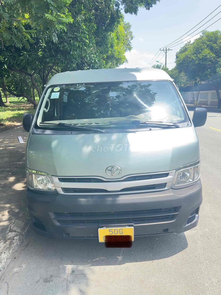 Toyota Hiace 2011 - ảnh 1