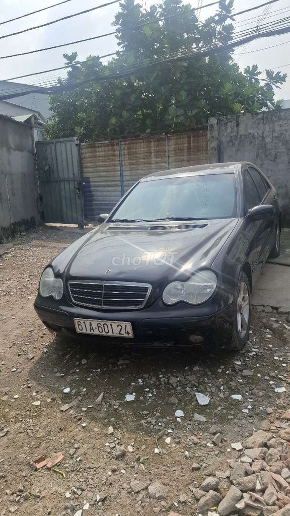 Mercedes-Benz 2004 - ảnh 1