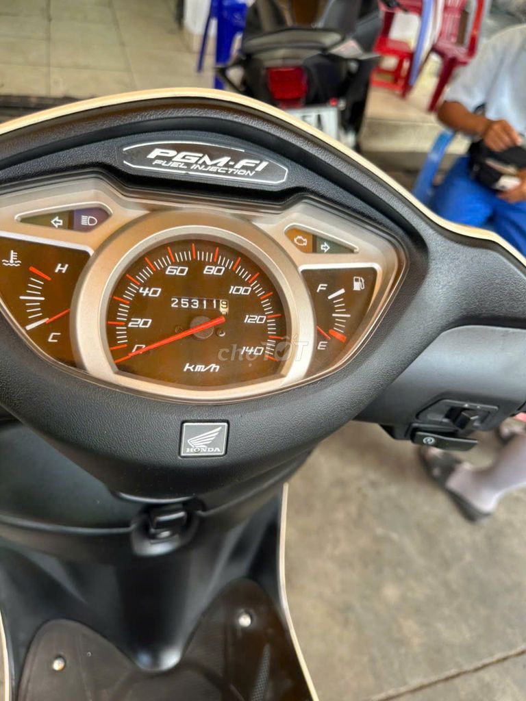 Honda Lead 2010 - ảnh 2