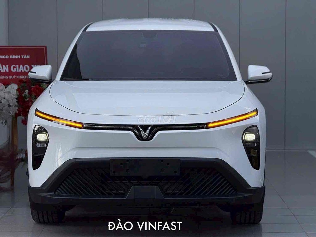 VinFast Limo Green - ảnh 2