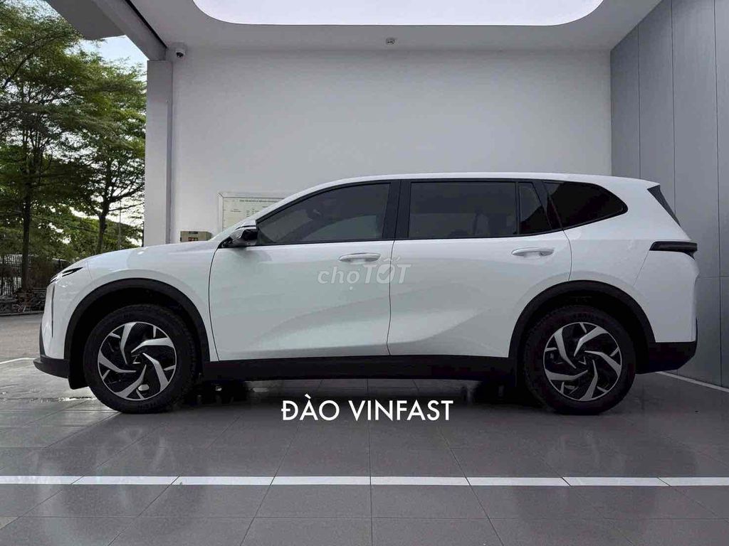 VinFast Limo Green - ảnh 5