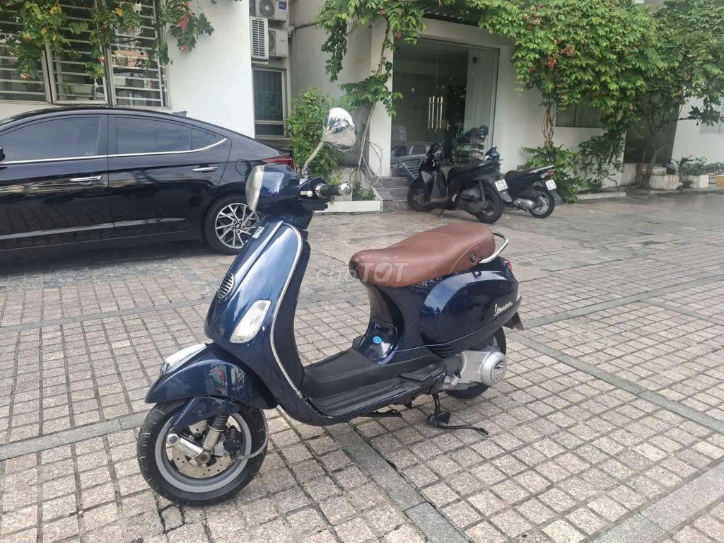 Piaggio Vespa 2012 - ảnh 1