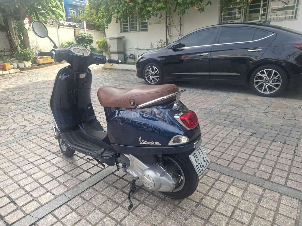 Piaggio Vespa 2012 - ảnh 3