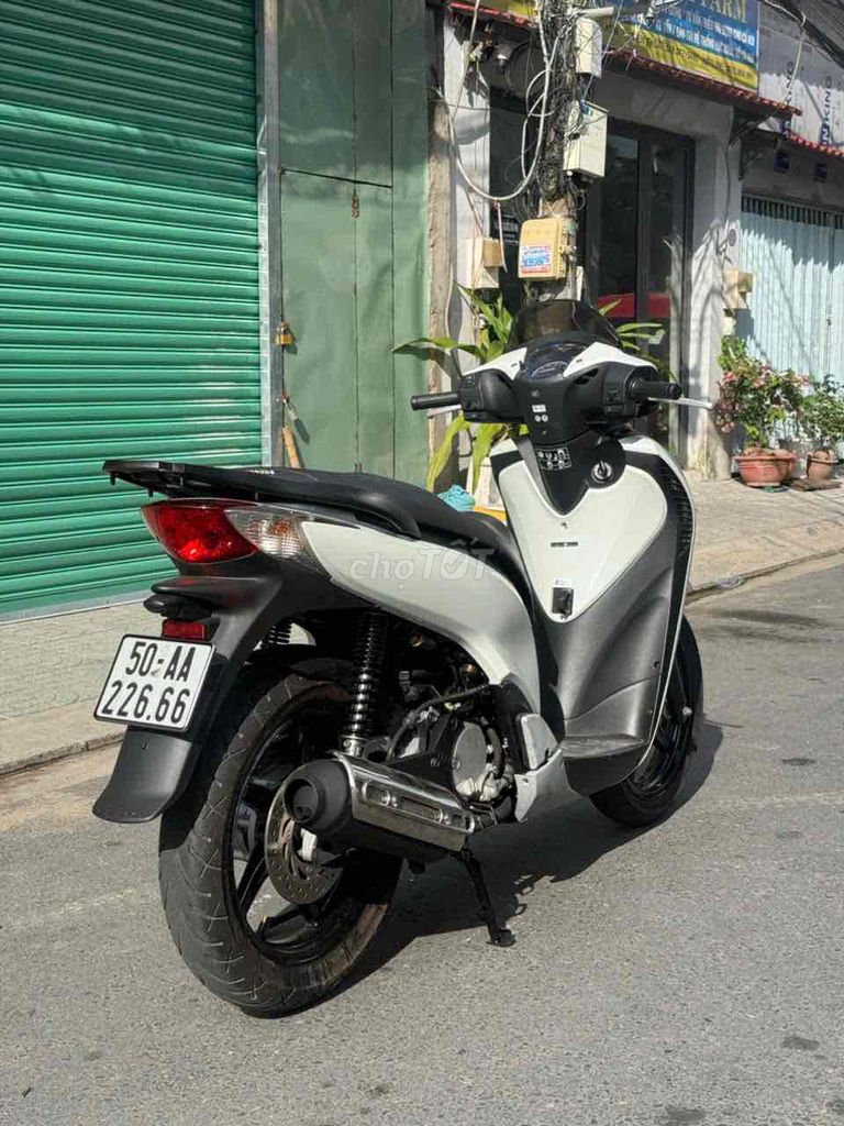Honda SH 2012 - ảnh 1