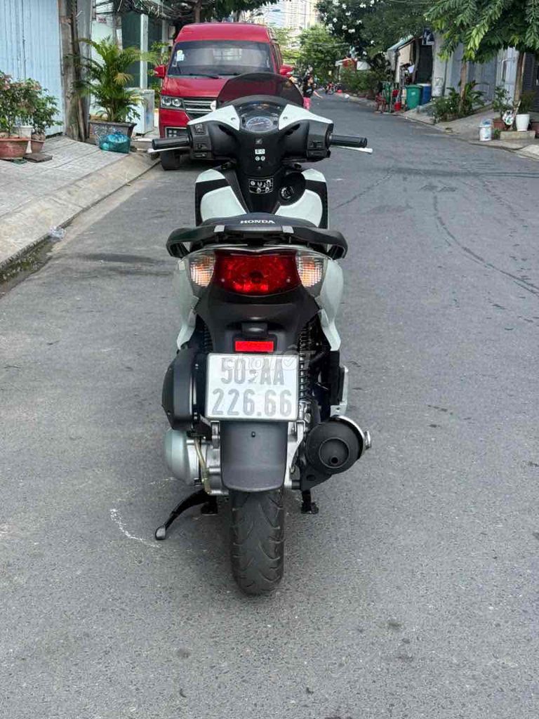 Honda SH 2012 - ảnh 2