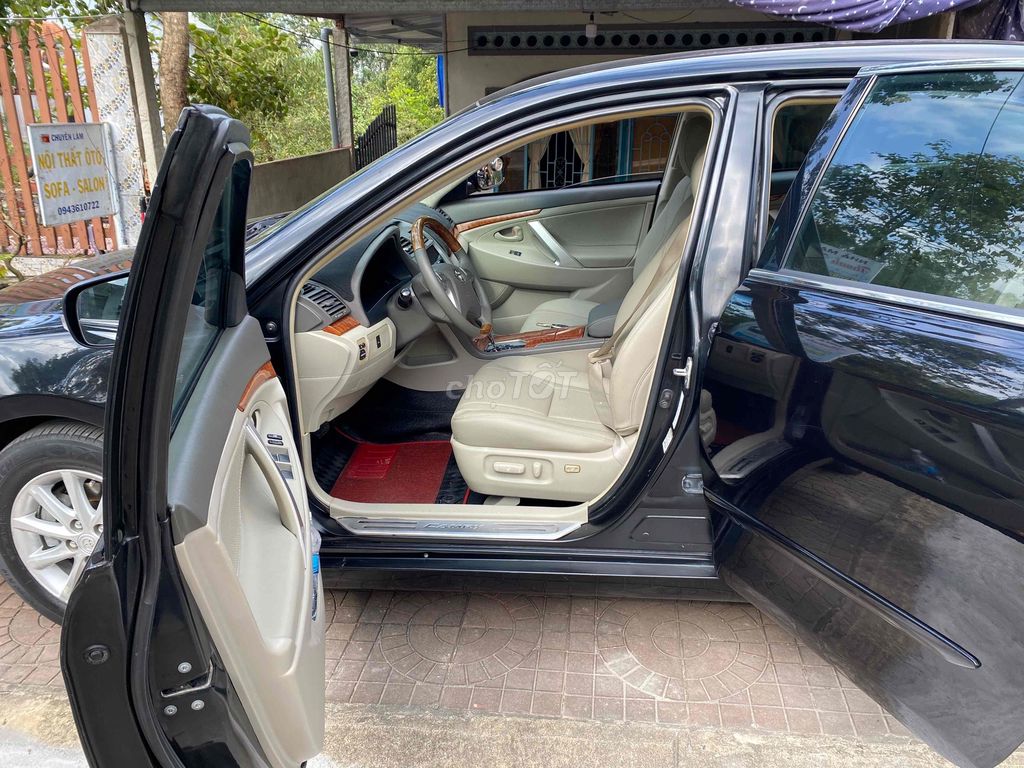 Toyota Camry - ảnh 3