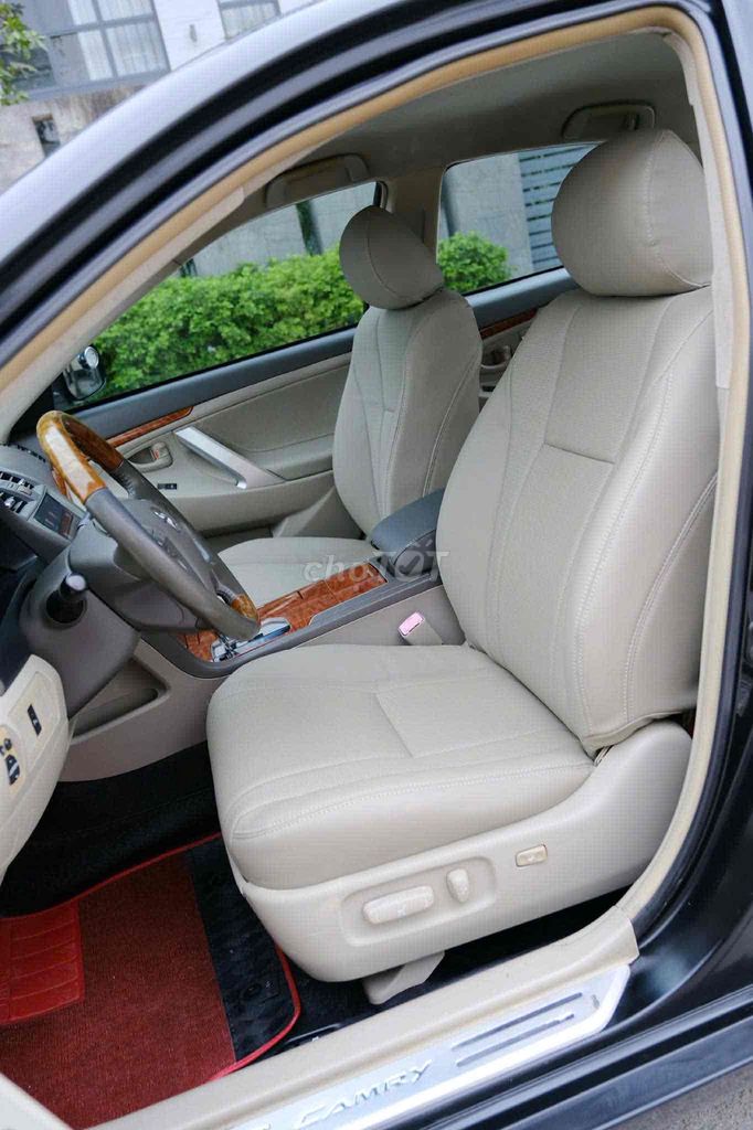 Toyota Camry - ảnh 5