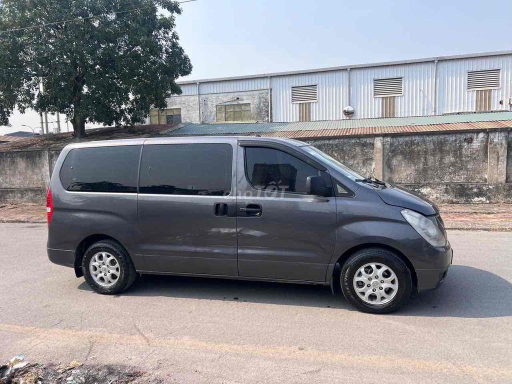 Hyundai Starex 2013 - ảnh 2