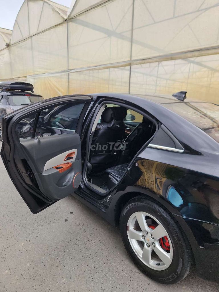 Chevrolet Cruze 2011 - ảnh 3