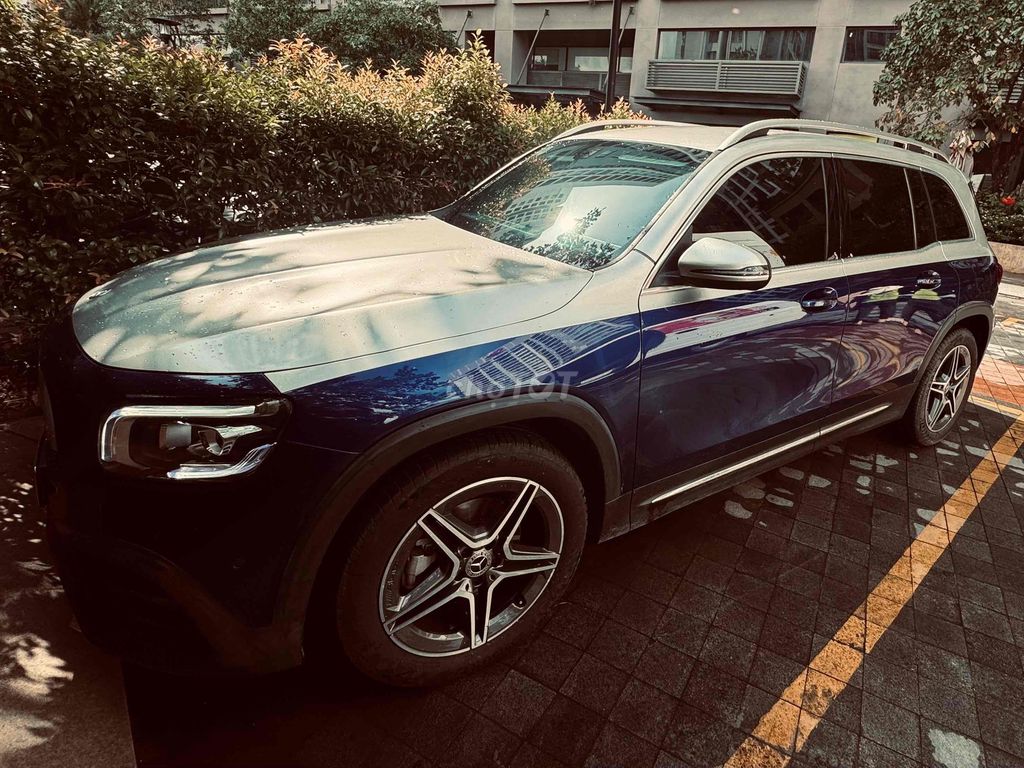 Mercedes-Benz - ảnh 1