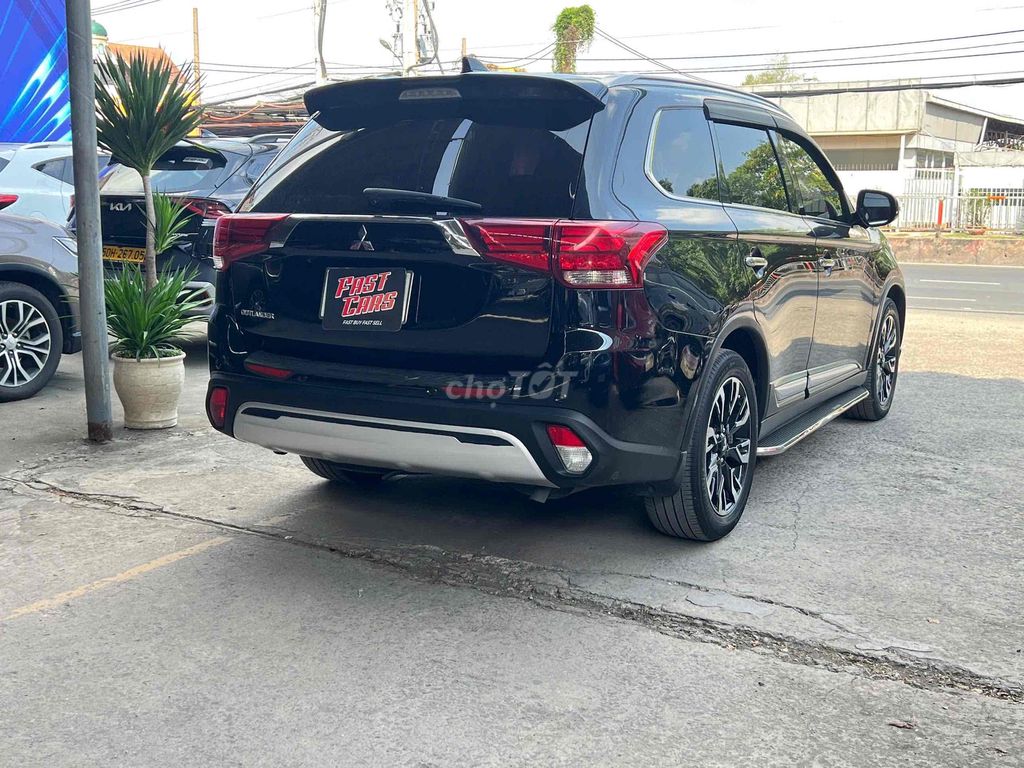Mitsubishi Outlander 2021 - ảnh 2