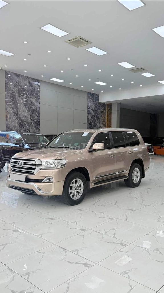 Toyota Land Cruiser 2016 - ảnh 2