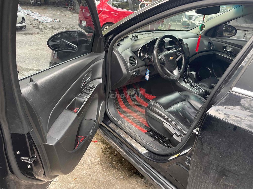 Chevrolet Cruze 2011 - ảnh 2