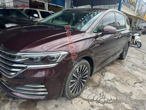Volkswagen Viloran Luxury 2024 - ảnh 2