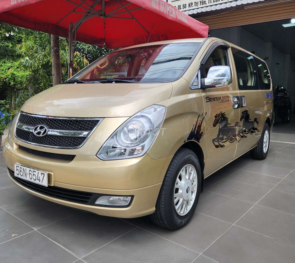 Hyundai Starex - ảnh 2