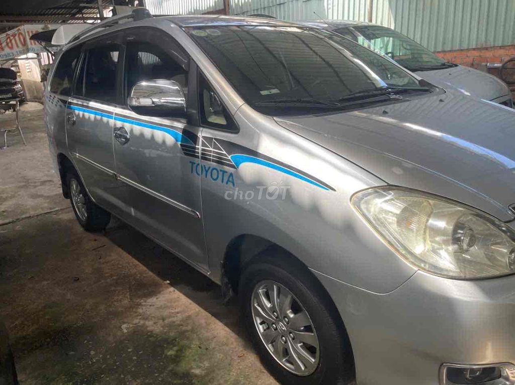 Toyota Innova 2009 - ảnh 2