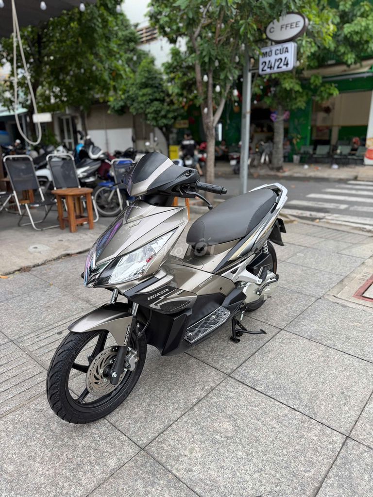 Honda AirBlade 2010 - ảnh 2
