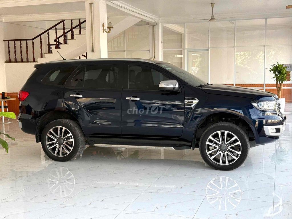 Ford Everest 2022 - ảnh 2
