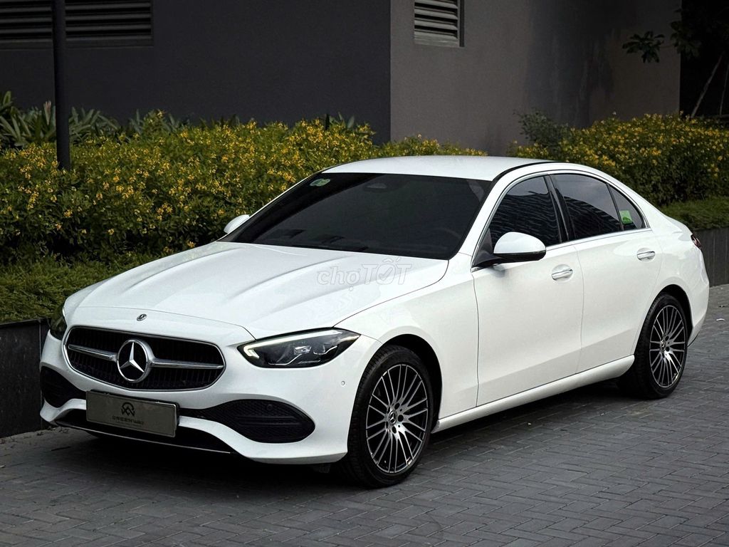 Mercedes-Benz - ảnh 1
