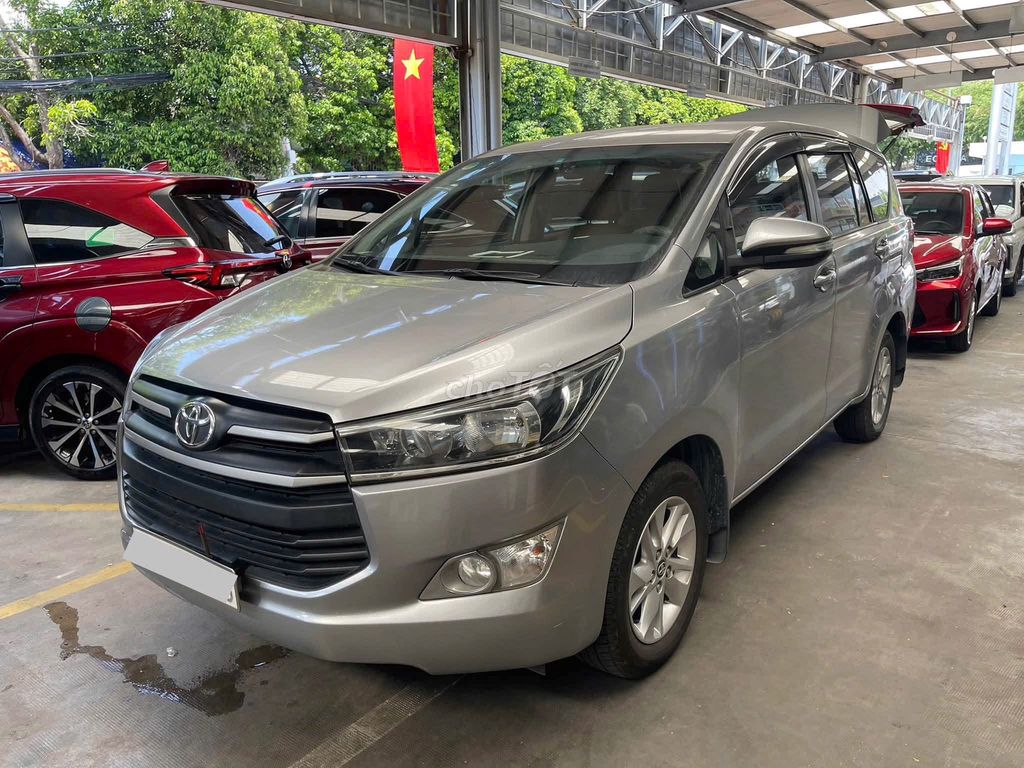 Toyota Innova 2.0E 2017 - ảnh 2