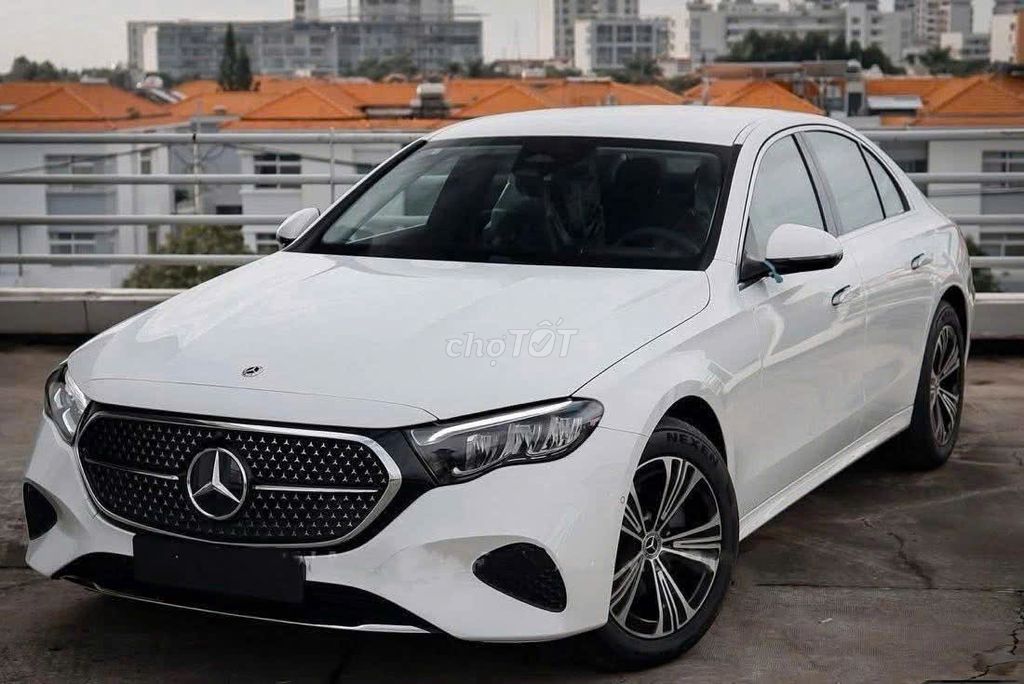 Mercedes-Benz - ảnh 1