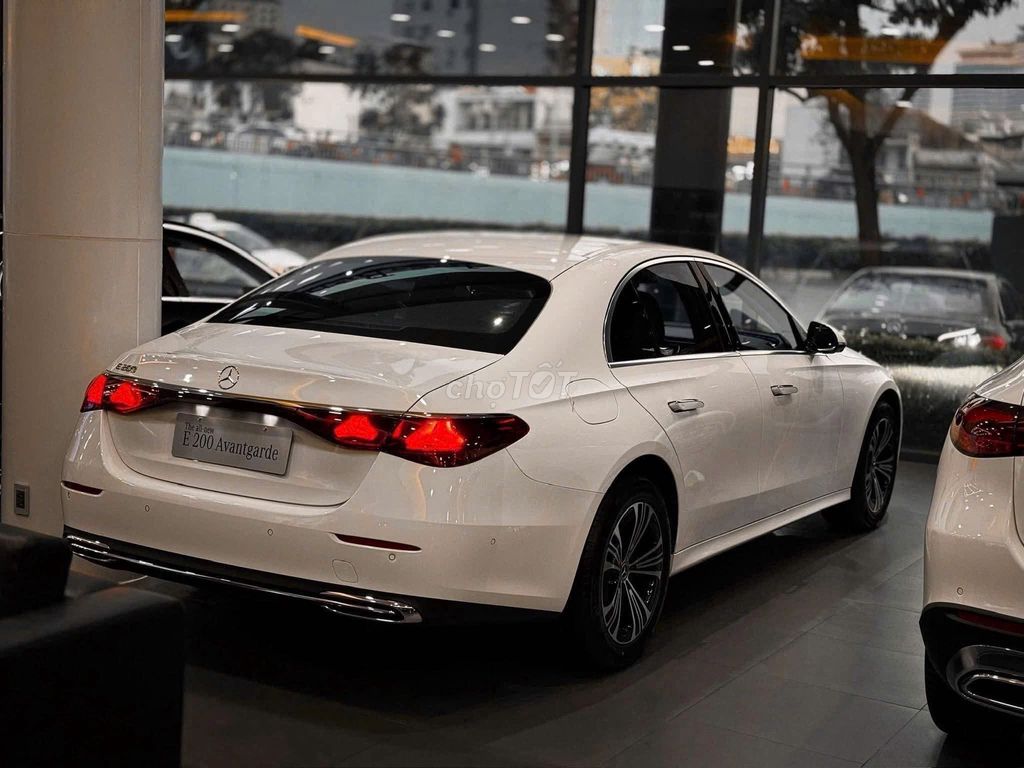 Mercedes-Benz - ảnh 2