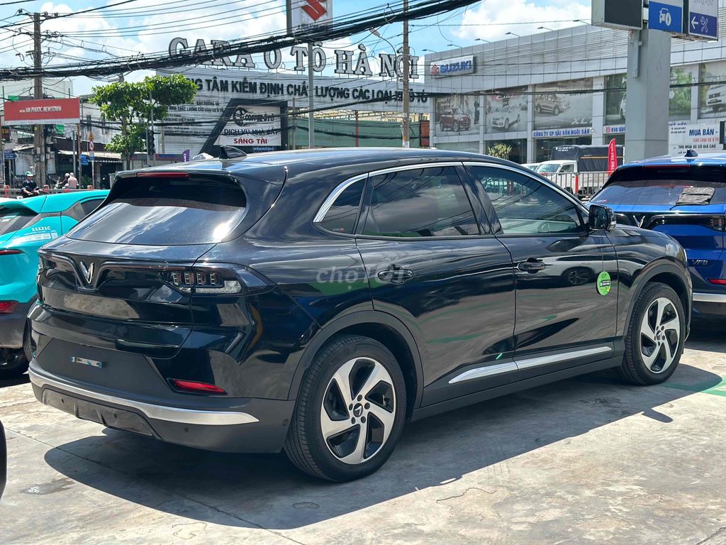 VinFast VF8 Eco - ảnh 3