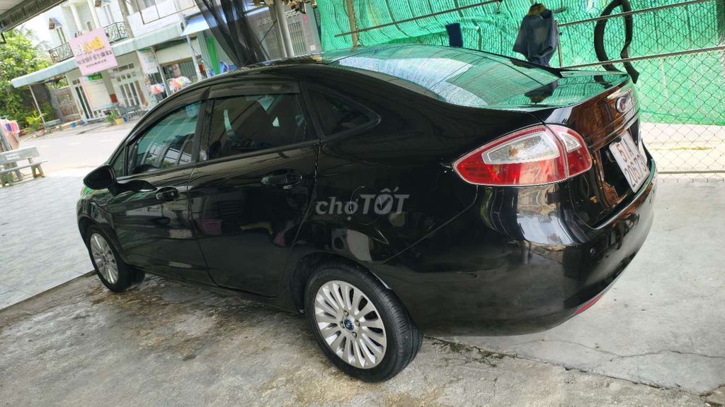 Ford Fiesta 2011 - ảnh 3