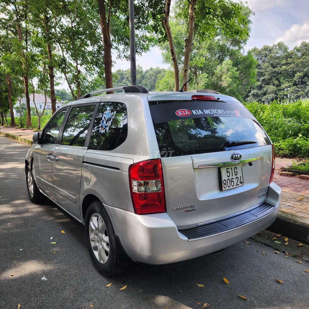 Kia Carnival 2010 - ảnh 3