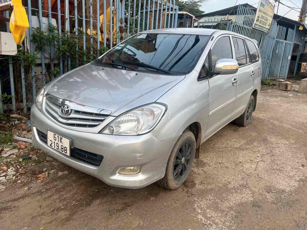 Toyota Innova 2010 - ảnh 1