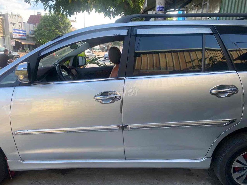 Toyota Innova 2012 - ảnh 1
