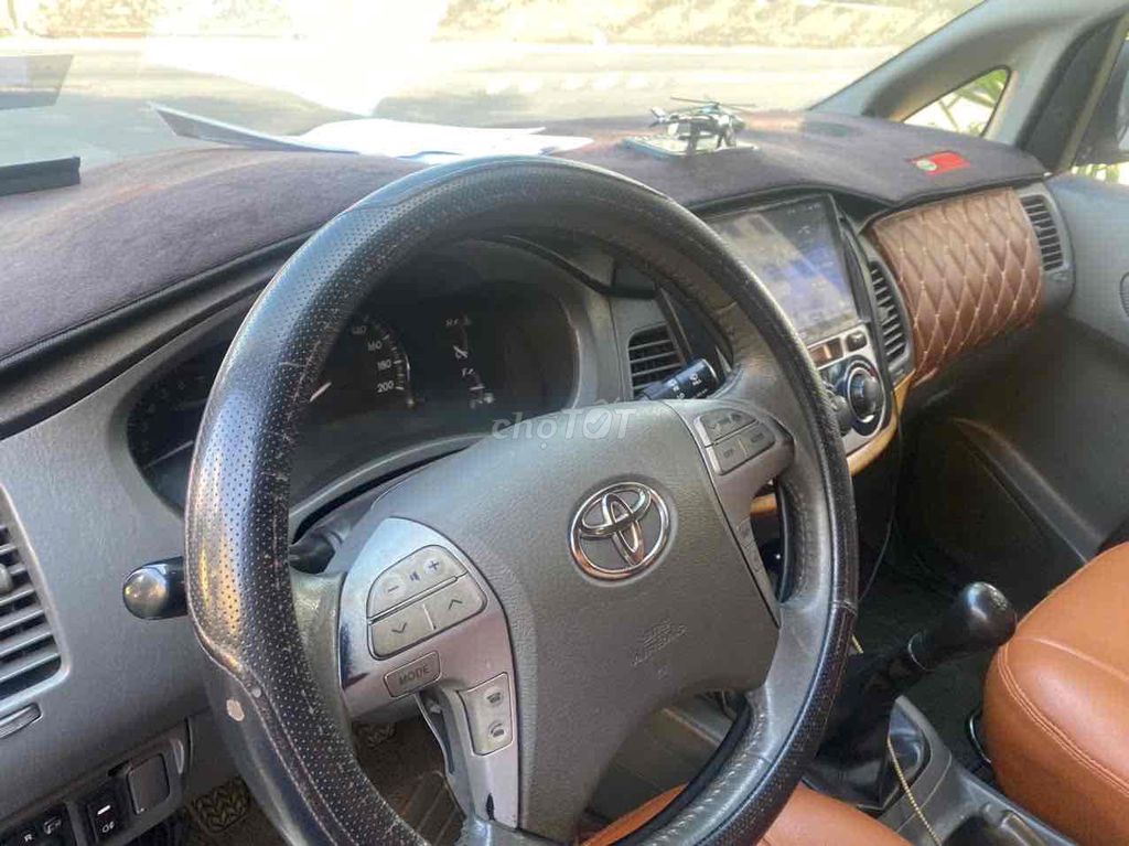 Toyota Innova 2012 - ảnh 3