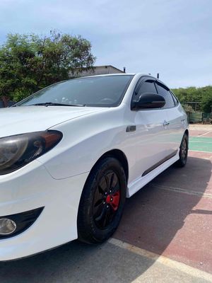 Hyundai Elantra - ảnh 1