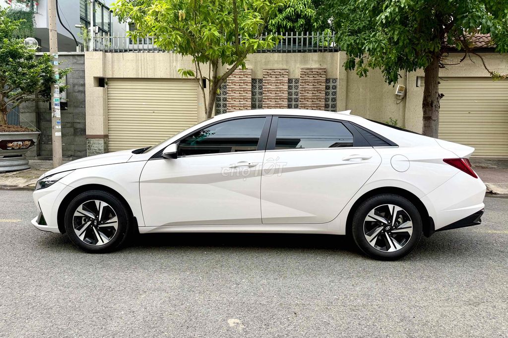 Hyundai Elantra 2022 - ảnh 4