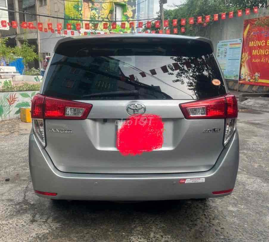 Toyota Innova - ảnh 2