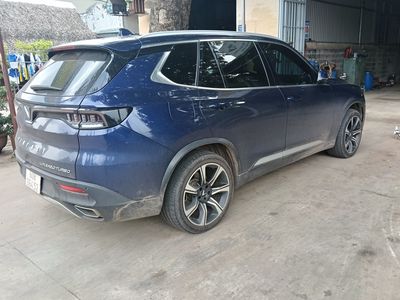 VinFast Lux SA2.0 - ảnh 1