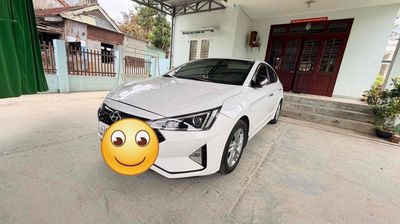 Hyundai Elantra 2021 - ảnh 1