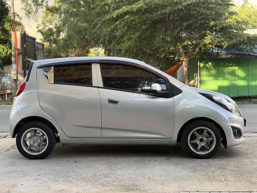 Chevrolet Spark 2017 - ảnh 2