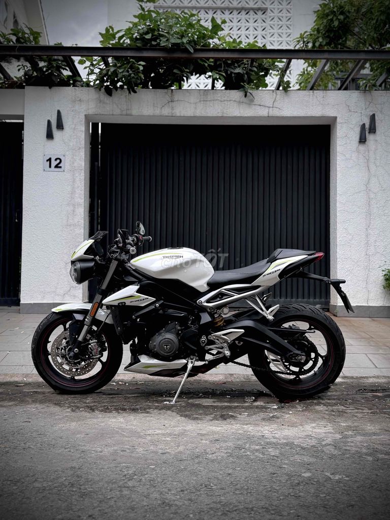 Triumph Street 2018 - ảnh 1
